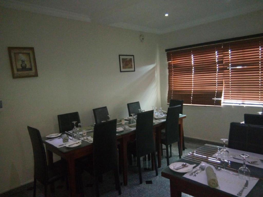 Neocourts Hotel Enugu Ngoại thất bức ảnh