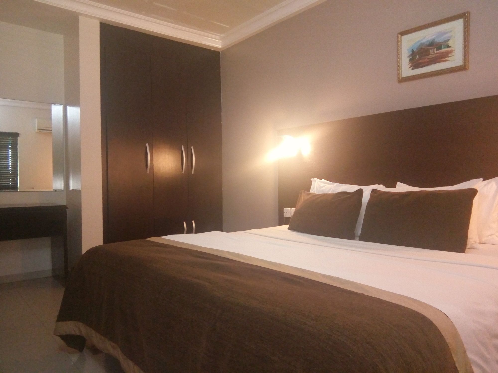 Neocourts Hotel Enugu Ngoại thất bức ảnh